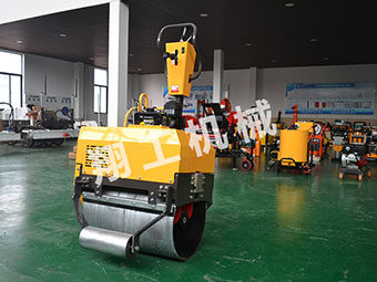 道路養(yǎng)護(hù)責(zé)任重大，小型壓路機(jī)需求迅速增長(zhǎng)