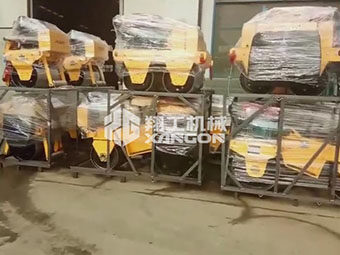 翔工機(jī)械一批小型壓路機(jī)包裝好，成功出口到國(guó)外
