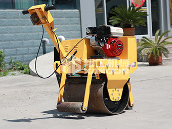 為什么別人家小型壓路機(jī)長(zhǎng)壽？秘訣在這里！